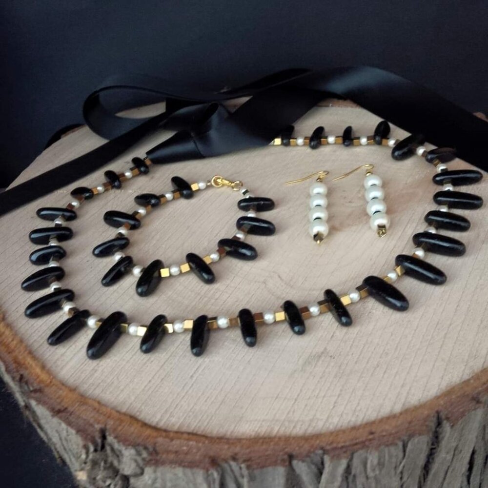✨ Handmade Howlite & Hematite Jewelry Set – Necklace, Bracelet & Drop Earrings ✨